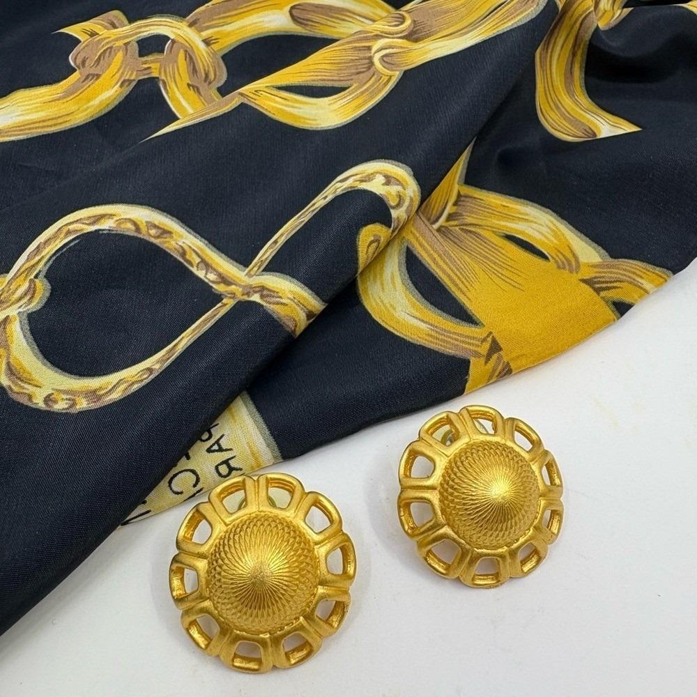 Vintage 90's round gold earrings- pierced